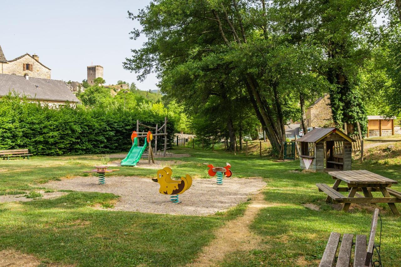 Village De De